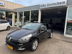 Zwart Gebruikt 2016 Renault Clio IV LIMITED Hatchback | € 10.500 (Eerlijke prijs)