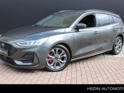 Grijs Gebruikt 2022 Ford Focus ST-Line Stationwagen | € 20.245 (Eerlijke prijs)