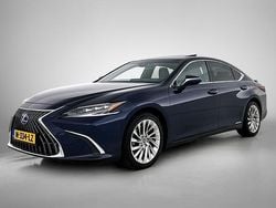 Blauw Gebruikt 2021 Lexus ES300H President Line Sedan | € 42.945 (Goede deal)