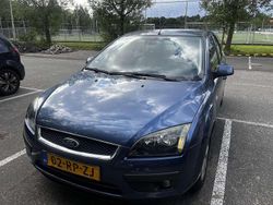 Gebruikt 2005 Ford Focus Futura Sedan | € 999 (Goede deal)