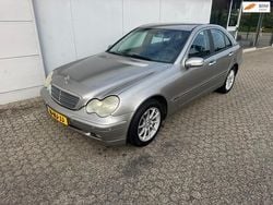 Grijs Gebruikt 2003 Mercedes C180 Sedan | € 1.699 (Goede deal)