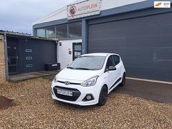 Wit Gebruikt 2015 Hyundai i10 Hatchback | € 6.250 (Eerlijke prijs)