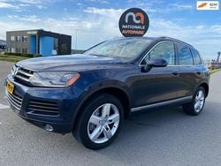 Blauw Gebruikt 2014 VW Touareg R-line SUV | € 8.995