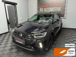 Zwart Gebruikt 2024 VW T-Roc Business SUV | € 35.950 (Eerlijke prijs)