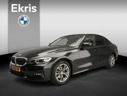 Zwart, metallic lak Gebruikt 2021 BMW 320 Basis Sedan | € 29.900 (Goede deal)