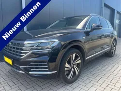 Zwart, metallic lak Gebruikt 2020 VW Touareg SUV | € 51.950 (Super prijs)