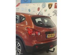 Rood Gebruikt 2007 Nissan Qashqai Visia SUV | € 5.100 (Eerlijke prijs)