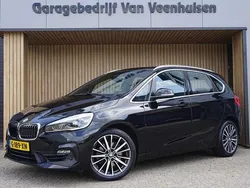 Zwart, metallic lak Gebruikt 2020 BMW 220 Active Tourer Sport Line MPV | € 27.500 (Iets duurder)