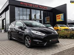 Zwart Gebruikt 2015 Ford Fiesta ST Hatchback | € 15.650 (Duur)