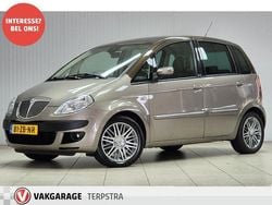 Grijs (metallic) Gebruikt 2007 Lancia Musa MPV | € 3.995 (Eerlijke prijs)