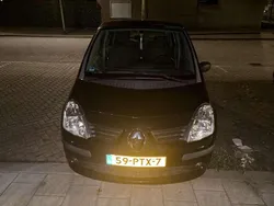 Zwart Gebruikt 2006 Renault Modus MPV | € 900 (Goede deal)