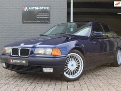 Blauw Gebruikt 1994 BMW 325 Executive Sedan | € 15.980