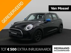 Zwart, metallic lak Gebruikt 2022 Mini ONE Hatchback | € 19.900 (Eerlijke prijs)