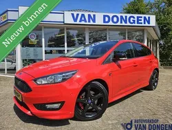 Rood Gebruikt 2016 Ford Focus ST-Line Hatchback | € 9.895 (Eerlijke prijs)