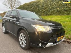 Zwart Gebruikt 2015 Mitsubishi Outlander SUV | € 7.950 (Eerlijke prijs)