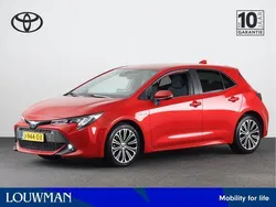 Emotional red metallic (rood metallic) Gebruikt 2020 Toyota Corolla Style Hatchback | € 19.945 (Eerlijke prijs)