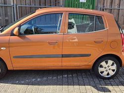 Oranje Gebruikt 2004 Kia Picanto Hatchback | € 750 (Eerlijke prijs)