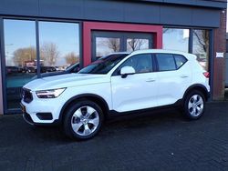 Wit Gebruikt 2019 Volvo XC40 Momentum SUV | € 26.900
