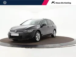 Zwart Gebruikt 2023 VW Golf VIII Life Stationwagen | € 22.880 (Goede deal)