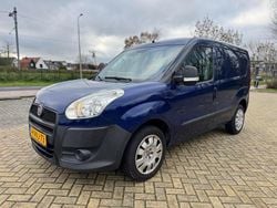 Blauw (metallic) Gebruikt 2011 Fiat Doblò MPV | € 4.950 (Eerlijke prijs)