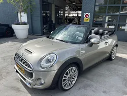 Grijs, metallic lak Gebruikt 2017 Mini Cooper S Cabriolet Business Cabriolet | € 22.950 (Goede deal)