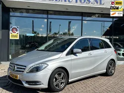 Grijs Gebruikt 2013 Mercedes B180 Ambition MPV | € 9.749 (Eerlijke prijs)