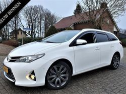Wit Gebruikt 2014 Toyota Auris Touring Sports Plus Stationwagen | € 13.795 (Eerlijke prijs)