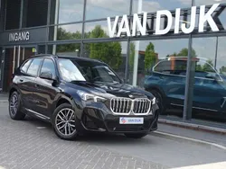 Zwart, metallic lak Gebruikt 2024 BMW X1 M Sport SUV | € 48.850 (Eerlijke prijs)