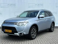 Grijs Gebruikt 2015 Mitsubishi Outlander P-HEV Edition SUV | € 16.500 (Goede deal)