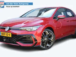 Rood Nieuw 2025 VW Golf VIII R-line Edition Hatchback | € 41.950 (Duur)