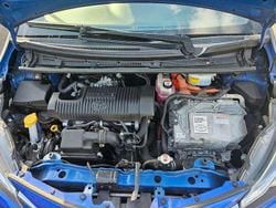 Blauw Gebruikt 2018 Toyota Yaris Hybrid Premium MPV | € 13.950 (Goede deal)