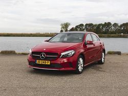 Rood Gebruikt 2016 Mercedes A160 Ambition Hatchback | € 13.650 (Eerlijke prijs)