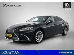 Zwart Gebruikt 2020 Lexus ES300H President Line Sedan | € 42.950 (Iets duurder)