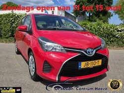 Rood Gebruikt 2016 Toyota Yaris Hatchback | € 13.899 (Eerlijke prijs)
