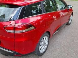 Rood Gebruikt 2016 Renault Clio GrandTour Intens Stationwagen | € 9.200 (Goede deal)