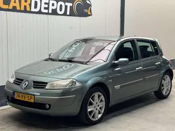 Groen Gebruikt 2004 Renault Mégane II Luxe Hatchback | € 1.699 (Iets duurder)