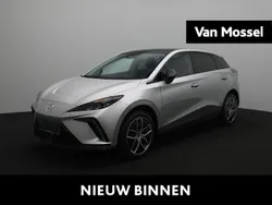 Wit Nieuw 2025 MG MG4 EV Trophy Hatchback | € 43.829