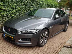 Grijs Gebruikt 2015 Jaguar XE Portfolio Sedan | € 21.000 (Duur)