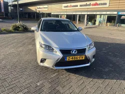 Gebruikt 2015 Lexus CT200h Executive Line Sedan | € 13.800 (Goede deal)