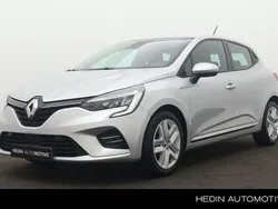 Platiniumgrijs Gebruikt 2021 Renault Clio V Zen Hatchback | € 14.245 (Eerlijke prijs)
