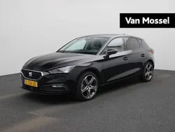 Zwart, metallic lak Gebruikt 2021 Seat Leon Business Hatchback | € 16.944 (Eerlijke prijs)