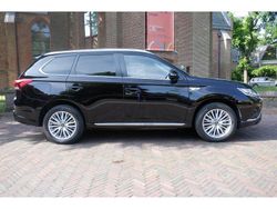 Zwart Gebruikt 2019 Mitsubishi Outlander Edition SUV | € 20.900 (Eerlijke prijs)