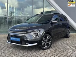 Grijs, metallic lak Gebruikt 2023 Kia Niro SUV | € 27.950 (Goede deal)