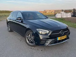 Zwart Gebruikt 2021 Mercedes E300 AMG Stationwagen | € 29.988 (Eerlijke prijs)