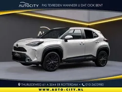 Wit, metallic lak Gebruikt 2022 Toyota Yaris Cross SUV | € 26.950 (Eerlijke prijs)