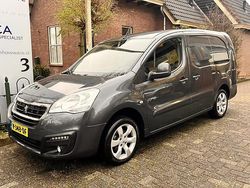 Grijs Gebruikt 2017 Peugeot Partner Premium Van | € 9.450 (Iets duurder)