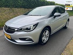 Grijs Gebruikt 2017 Opel Astra Edition Hatchback | € 8.250 (Eerlijke prijs)