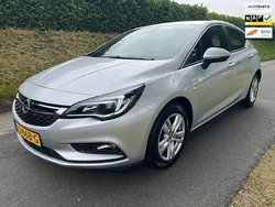 Grijs Gebruikt 2017 Opel Astra Edition Hatchback | € 8.450 (Eerlijke prijs)