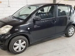 Zwart Gebruikt 2008 Daihatsu Sirion Hatchback | € 1.950 (Goede deal)