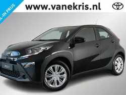 Zwart Nieuw 2025 Toyota Aygo Play Hatchback | € 21.090 (Eerlijke prijs)